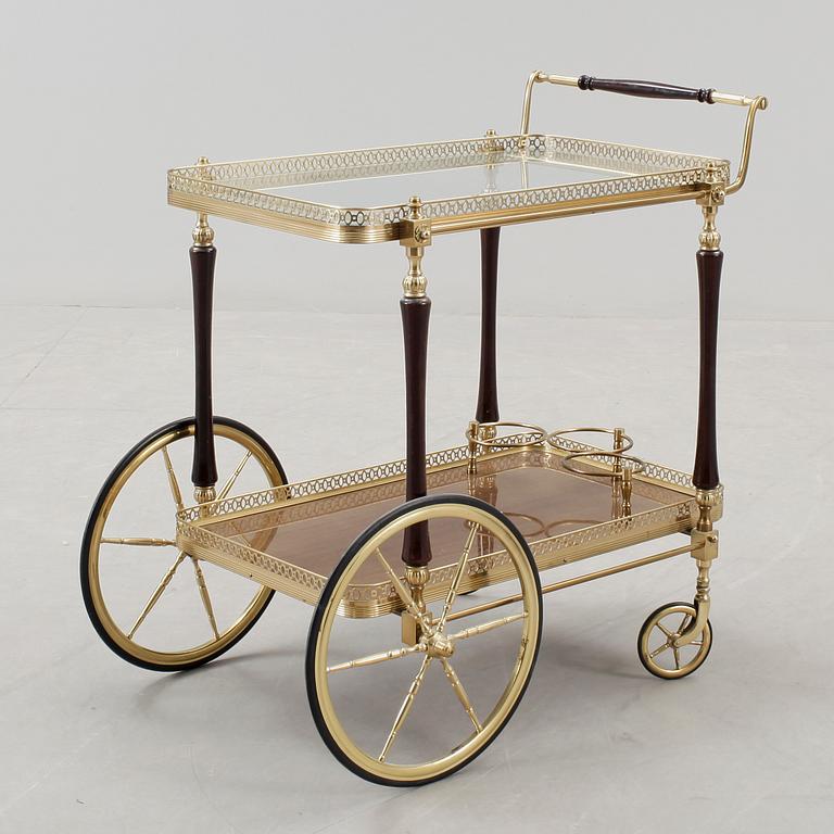 SERVERINGSVAGN, 1900-talets andra hälft.