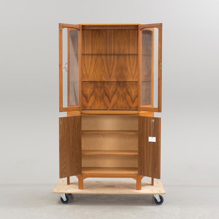 CARL MALMSTEN, Vitrinskåp. "Undantaget".