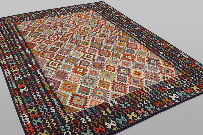 Matta, Kelim, ca 391 x 303 cm.