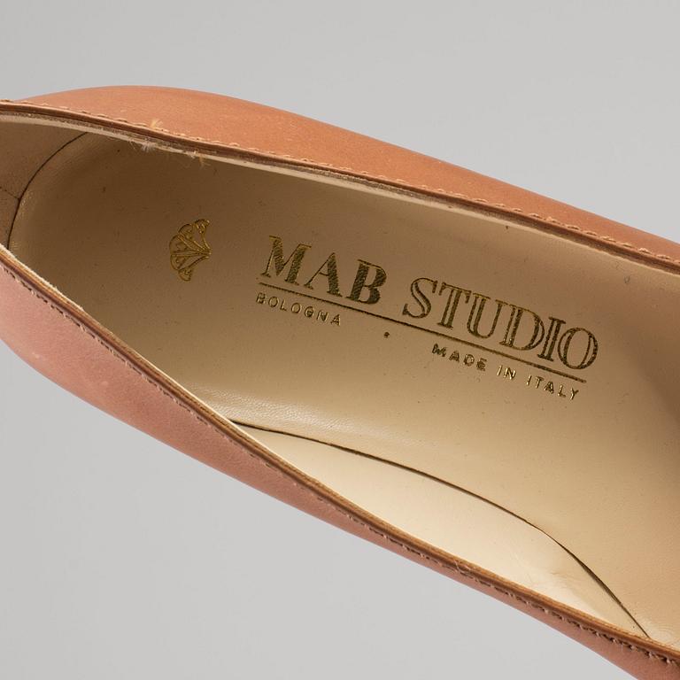 A pair of leather shoes by MAB Studio, Bologna, Italien.