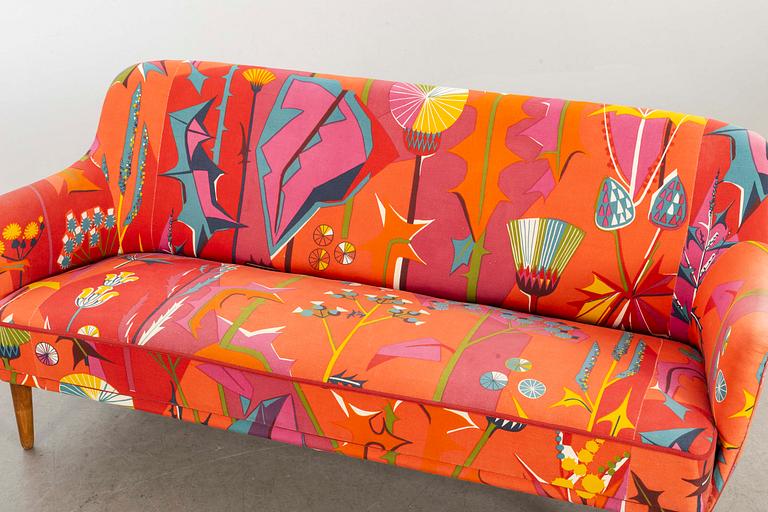 A mid 20th century couch.