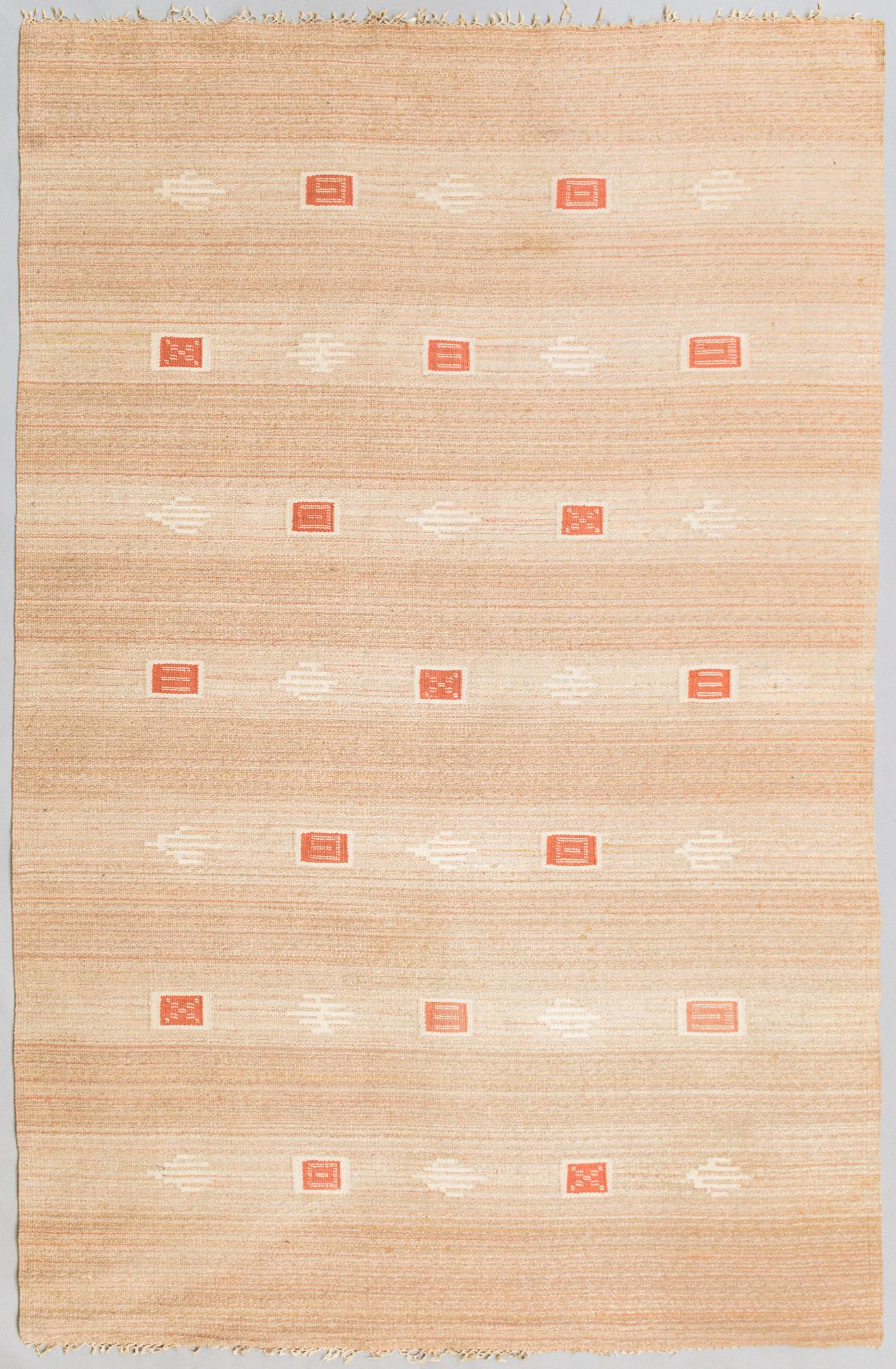 Toini Kallio, A 1930s flat weave carpet for Aaltosen Mattokutomo, Kiikka, Finland. Circa 300x200 cm.