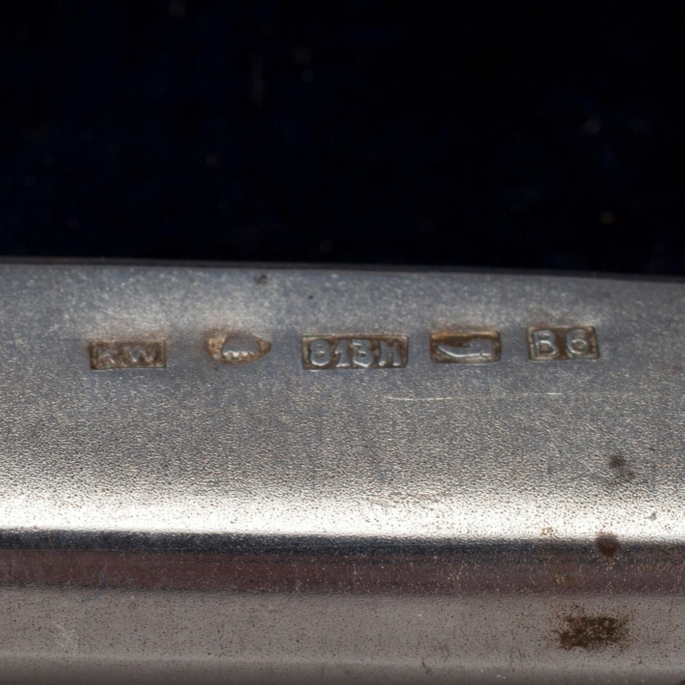 CIGARETTETUI och GLASÖGONFODRAL, silver, Tyskland resp. Finland, TÄNDSTICKSASK, silver och alpacka. 1910-och 1930-tal.