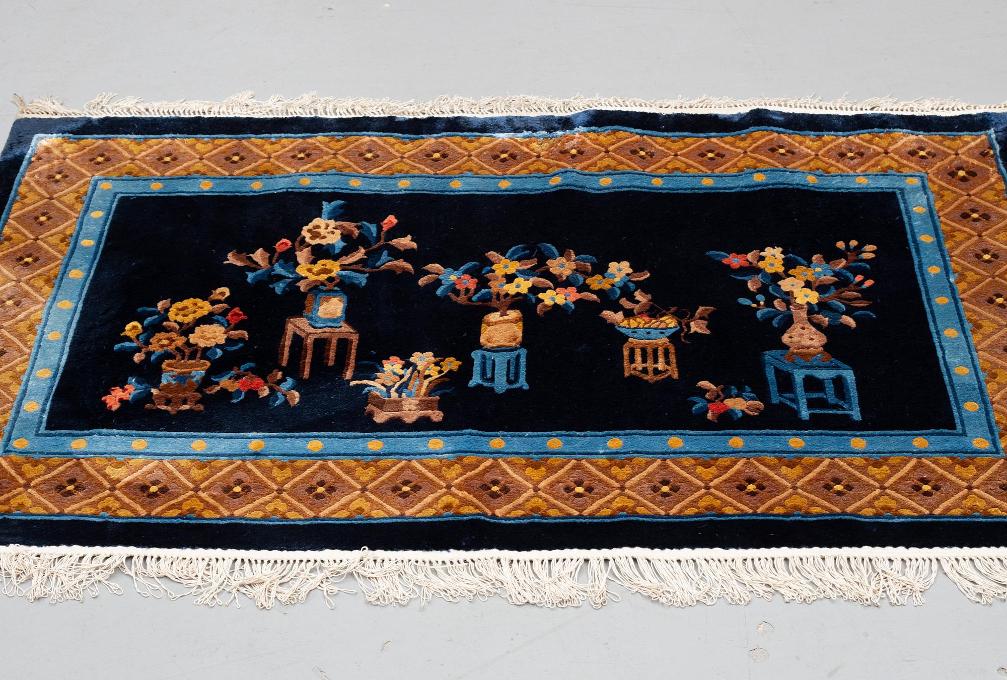 MATTA, Old, silke Kina, ca 152 x 95 cm.