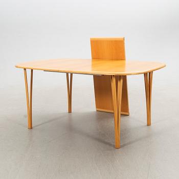 Matbord, "Timeless", Haslev Møbelsnedkeri, Danmark.