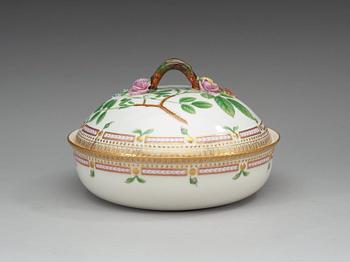 A Royal Copenhagen 'Flora Danica' tureen with stand, Denmark, 20th Century.