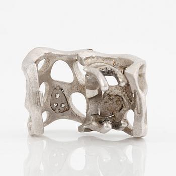 Ole Lynggaard, clasp, "morning dew", 18K white gold with brilliant-cut diamonds.