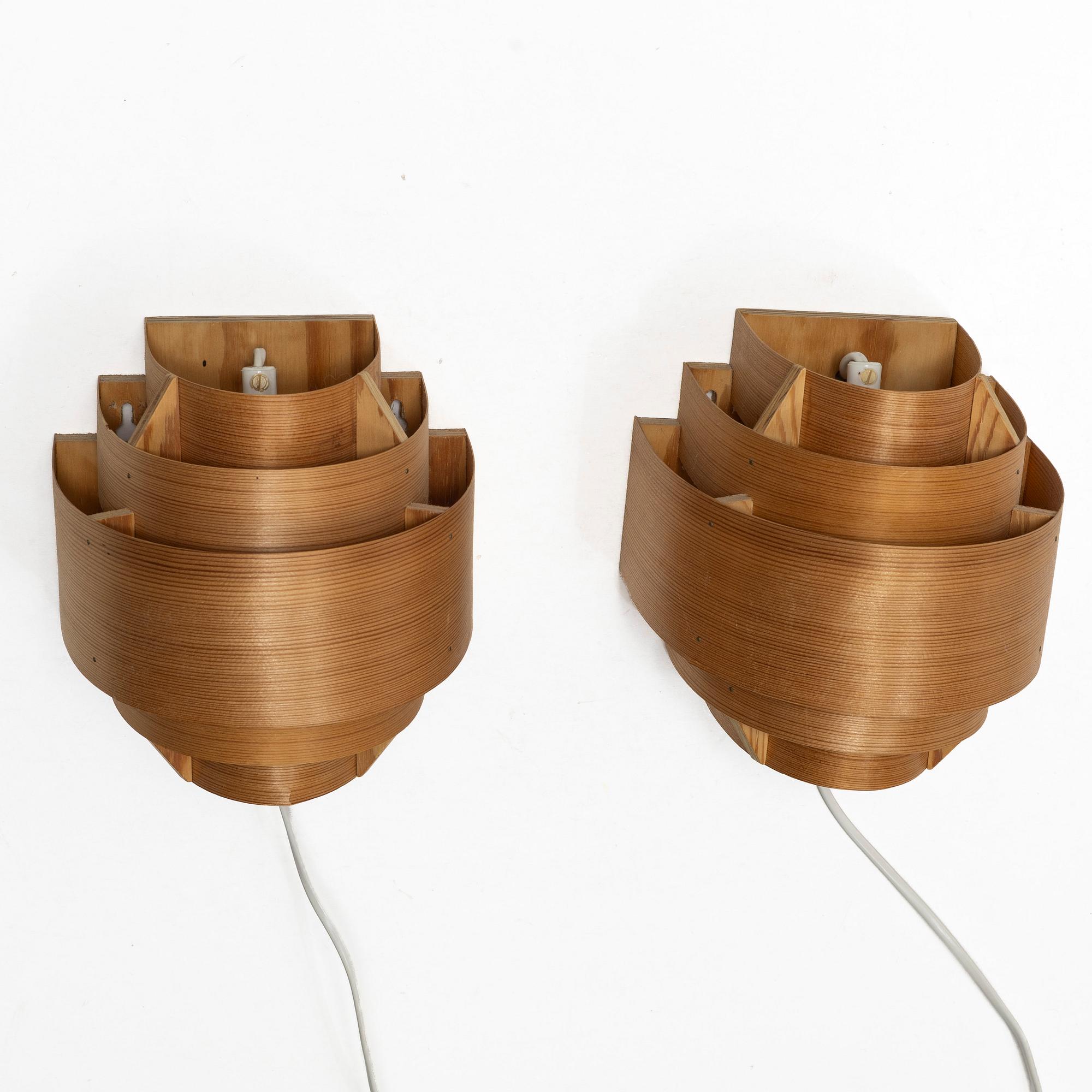 Hans-Agne Jakobsson, A pair of wall lamps, AB Elysett, Markaryd, 1970s.