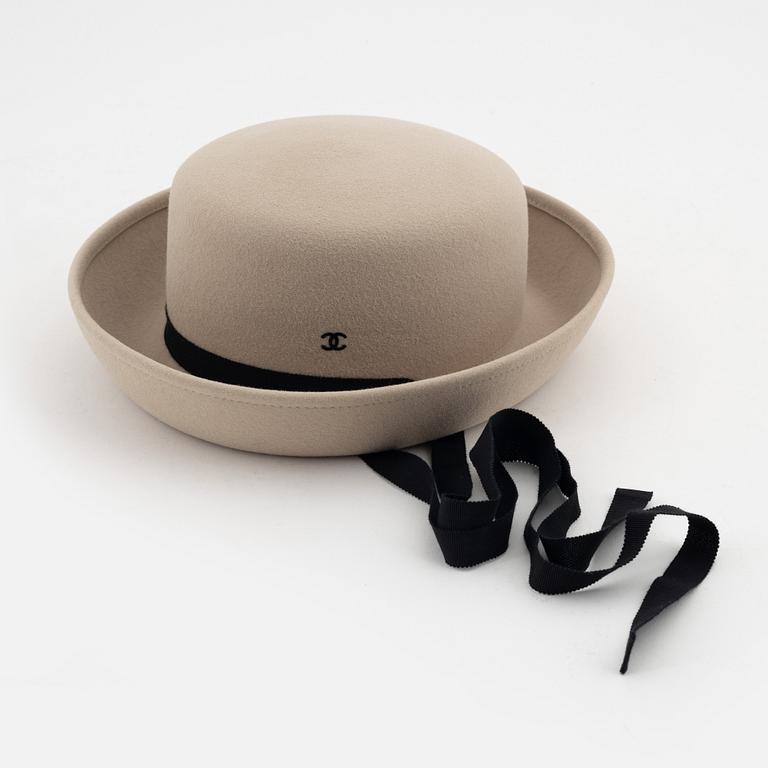 Chanel, a rabit hair hat with ribbon, size S.
