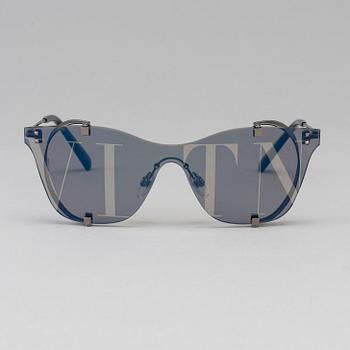 SUNGLASSES, Valentino.