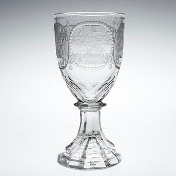 GLAS, s k Brunnsglas. 1800-talets början. Gravyren märkt Graf v. Nostiz 1815.