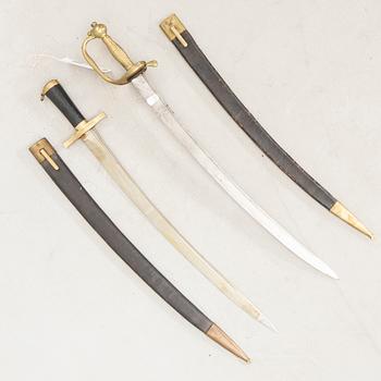 Huggare 2 st, svenska, m/1856 med baljor.