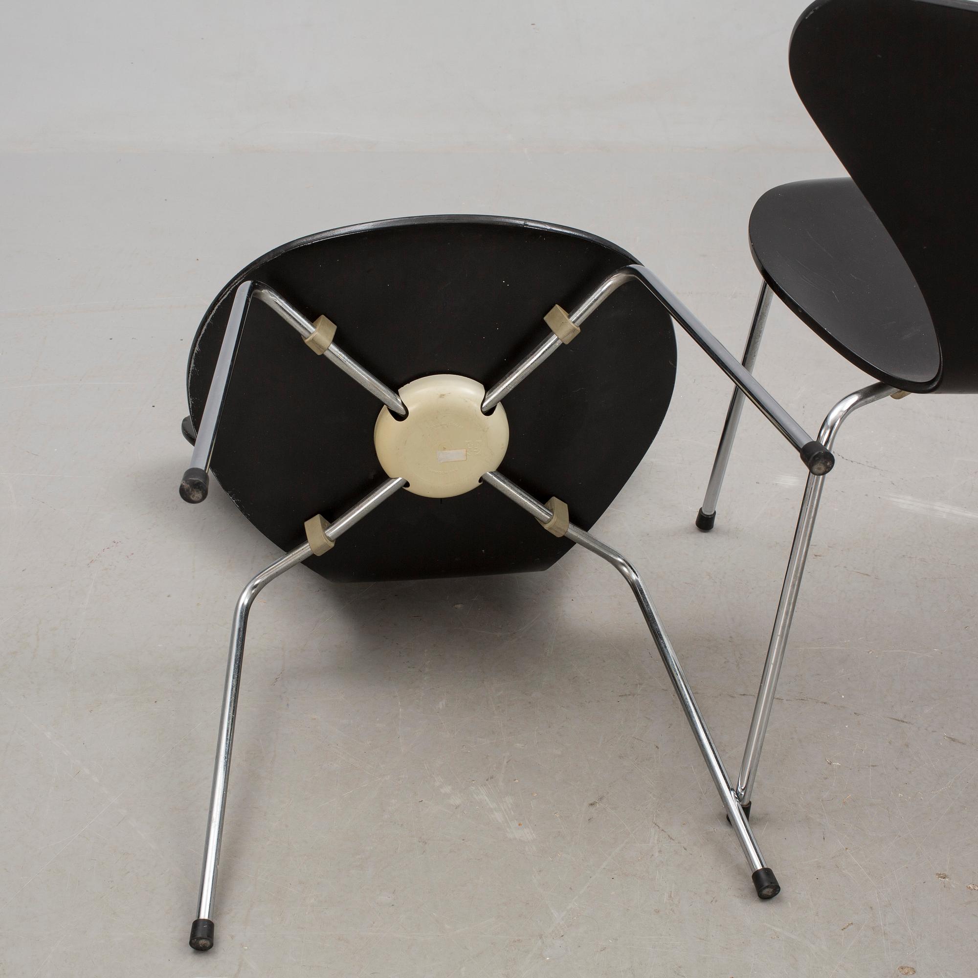 STOLAR, 4 st, "Sjuan", Arne Jacobsen och BORD, 1900-talets andra hälft.