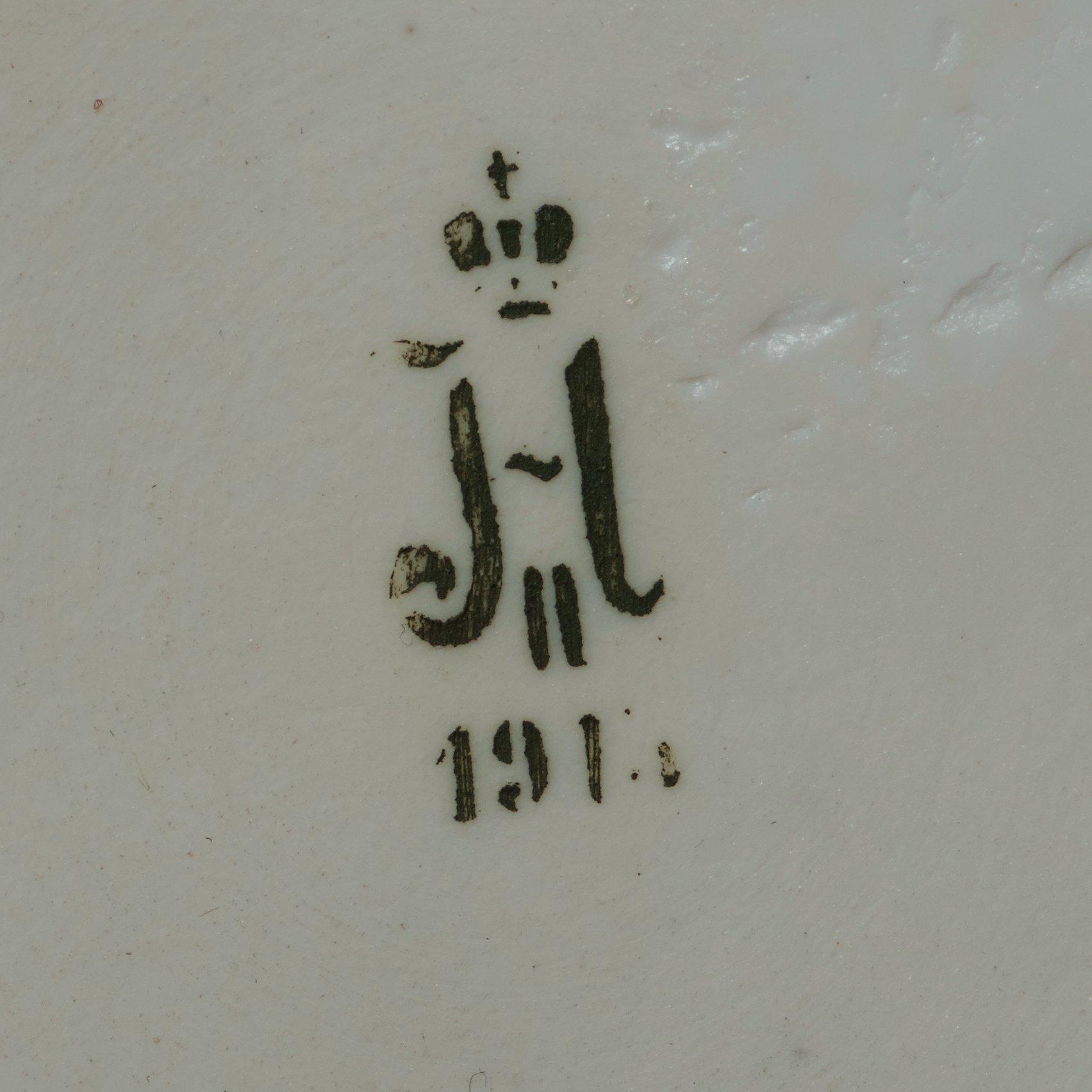 PLAKETTER, två stycken, biskvi. Kejserliga porslinsmanufakturen, period Nicolaus II, August Karlovich, Timus, 1865-1943.