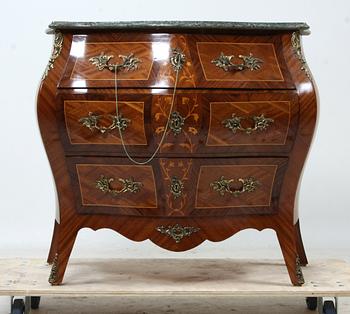 BYRÅ, rokokostil, 1900-tal.