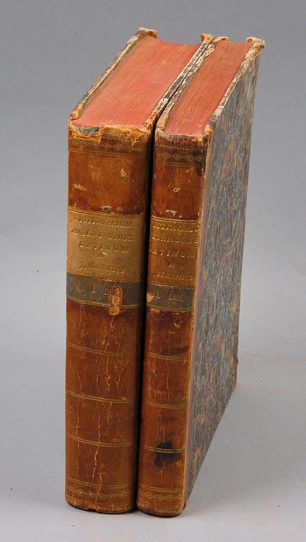 BÖCKER, vol I och II, "Dictionarium Anglo-Svethico, latinum" av Jacob Serenius, Hamburg 1734 resp Stockholm 1761.