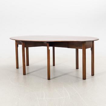 Dining group 11 dlrs England mid-20th century.