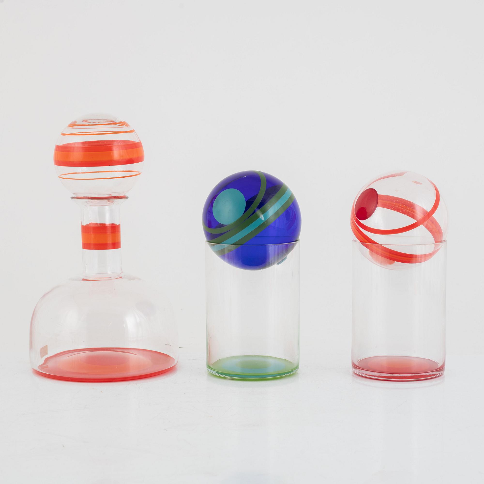 Catti Åsélius Lidbeck, 20 pieces of a "Mitt i prick" glass service from Gullaskruf, Sweden, 1960's.
