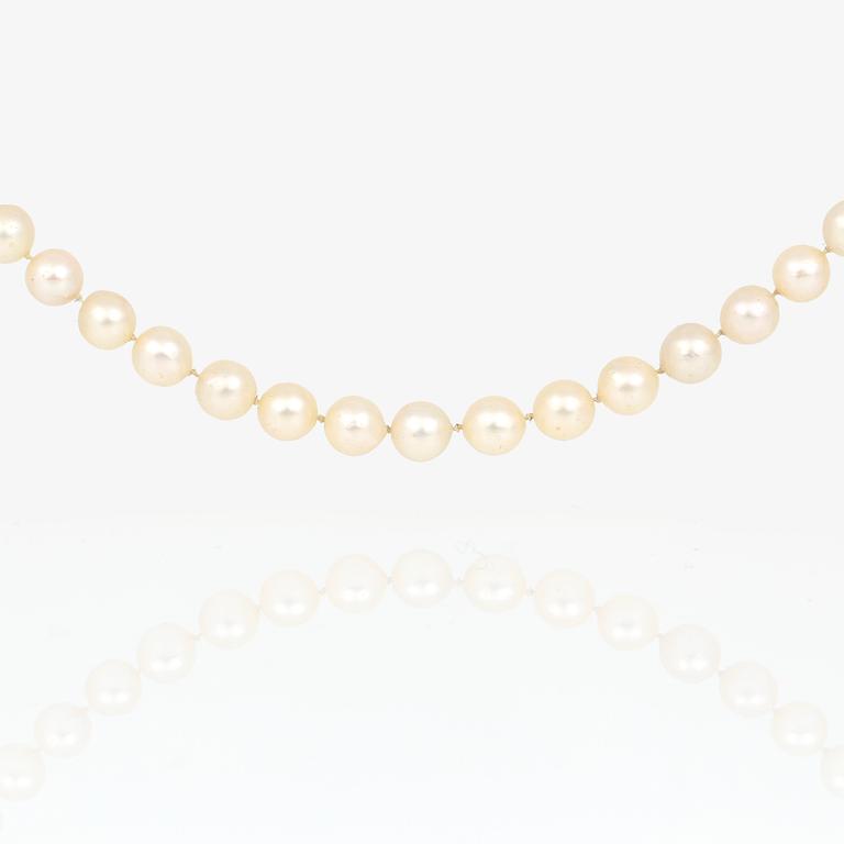 PÄRLCOLLIER, odlade sötvattenspärlor med 18K guld klotformad lås.