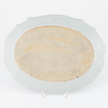 Stekfat, ett par, porslin, Kina, Qianlong (1736-95).