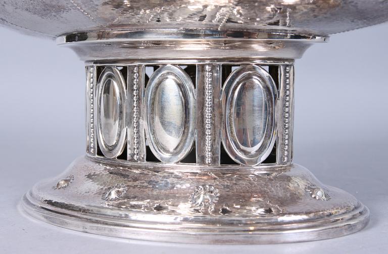 JARDINIERE, silver, C G Hallberg, Stockholm, 1917, 937 gram.