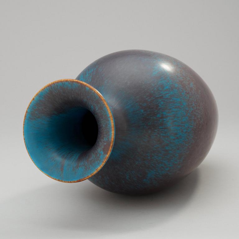 A Gunnar Nylund stoneware vase, Rörstrand 1950's-60's.