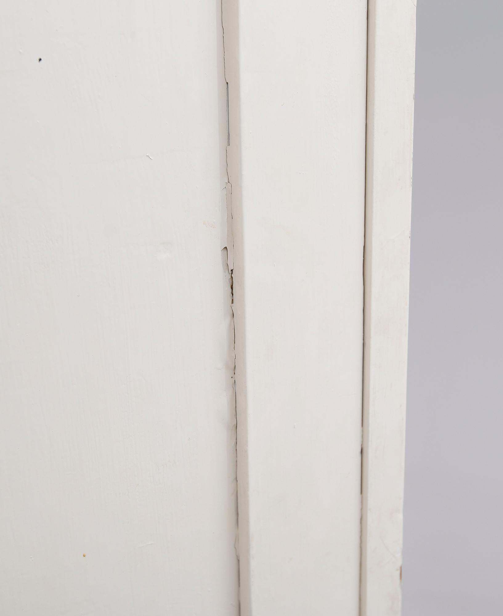 KLÄDSKÅP, 1900-talets första hälft.