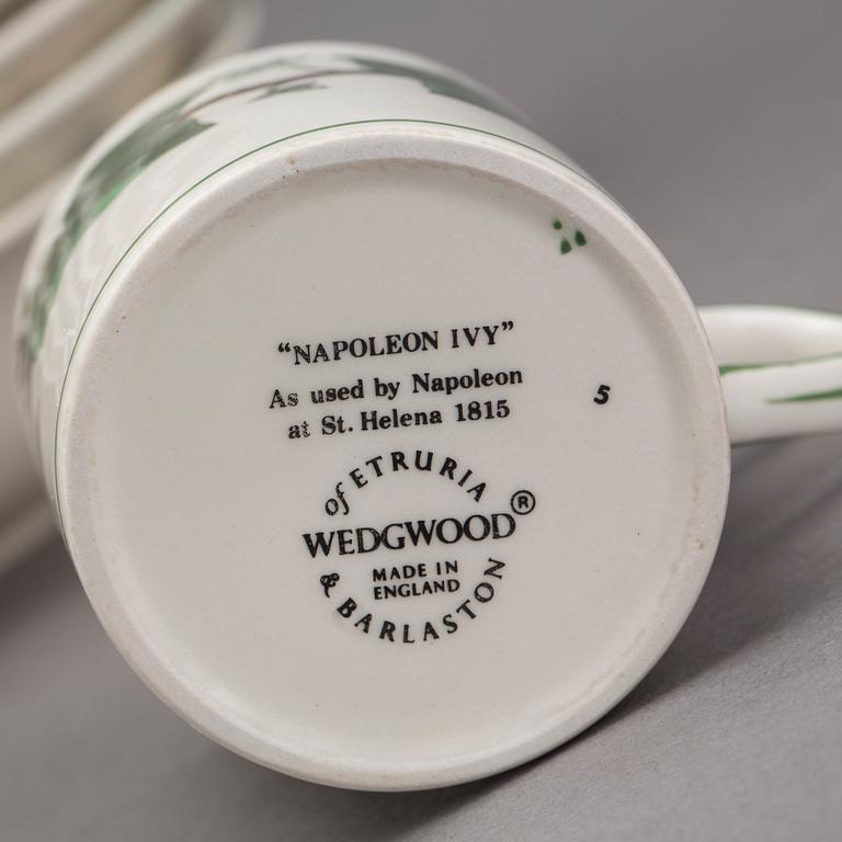 SERVISDELAR, 15 delar, porslin, "Napoleon Ivy", Wedgwood.