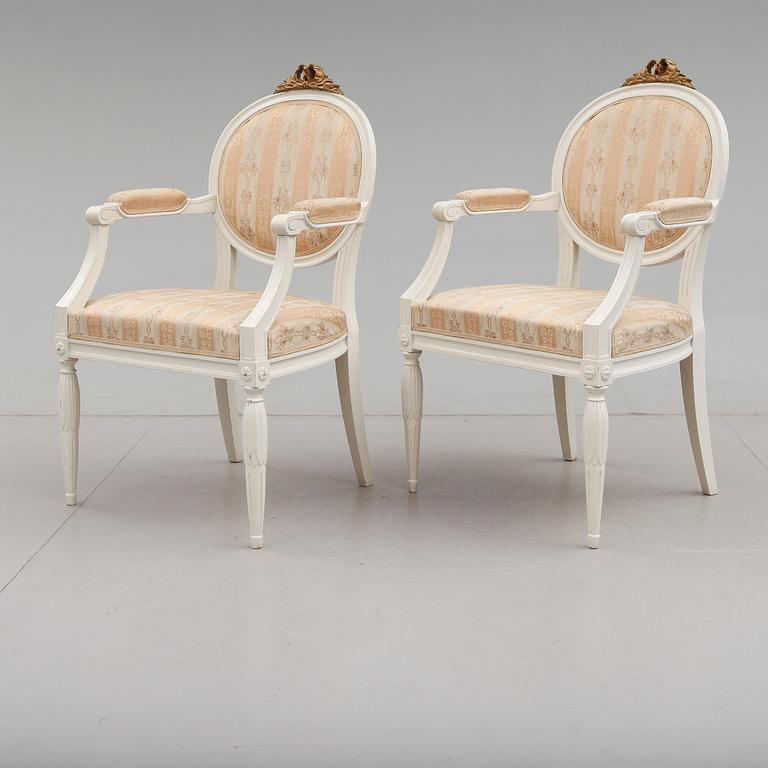 KARMSTOLAR, 1 par, gustaviansk stil, 1900-tal.