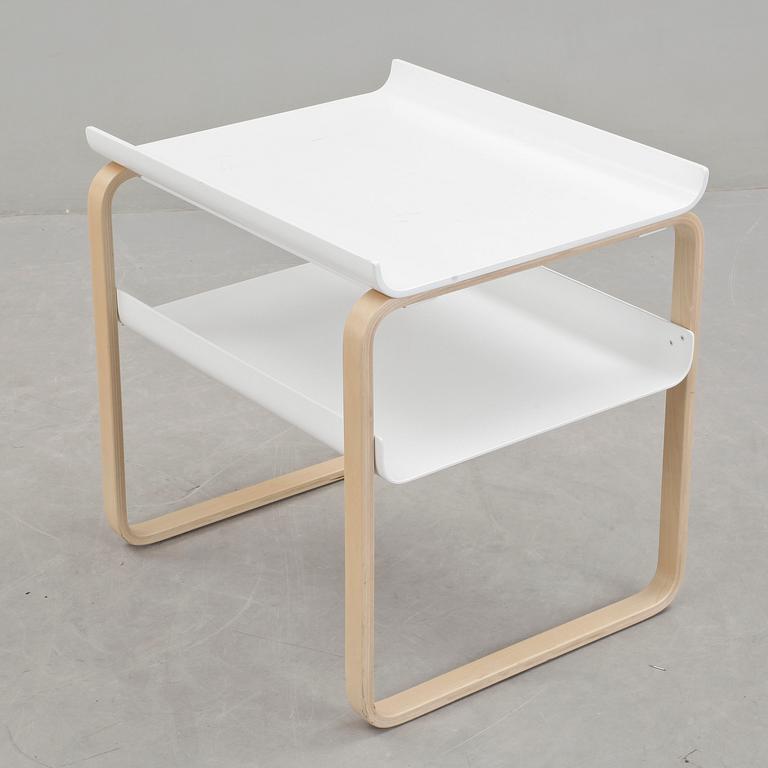 Bord, modell 75, Alvar Aalto, Artek, 2006.