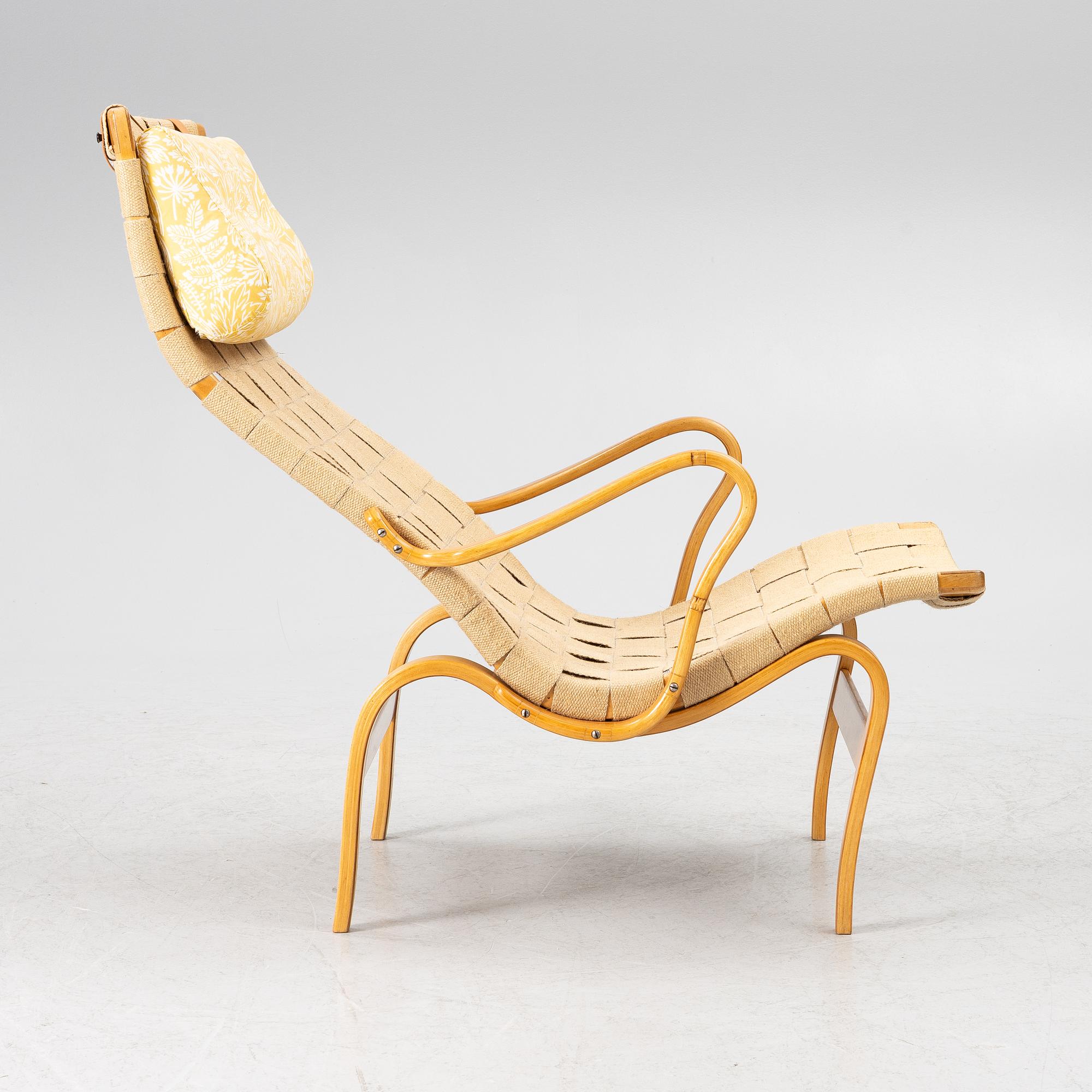 Bruno Mathsson, armchair, 'Pernilla', Firma Karl Mathsson, 1944.