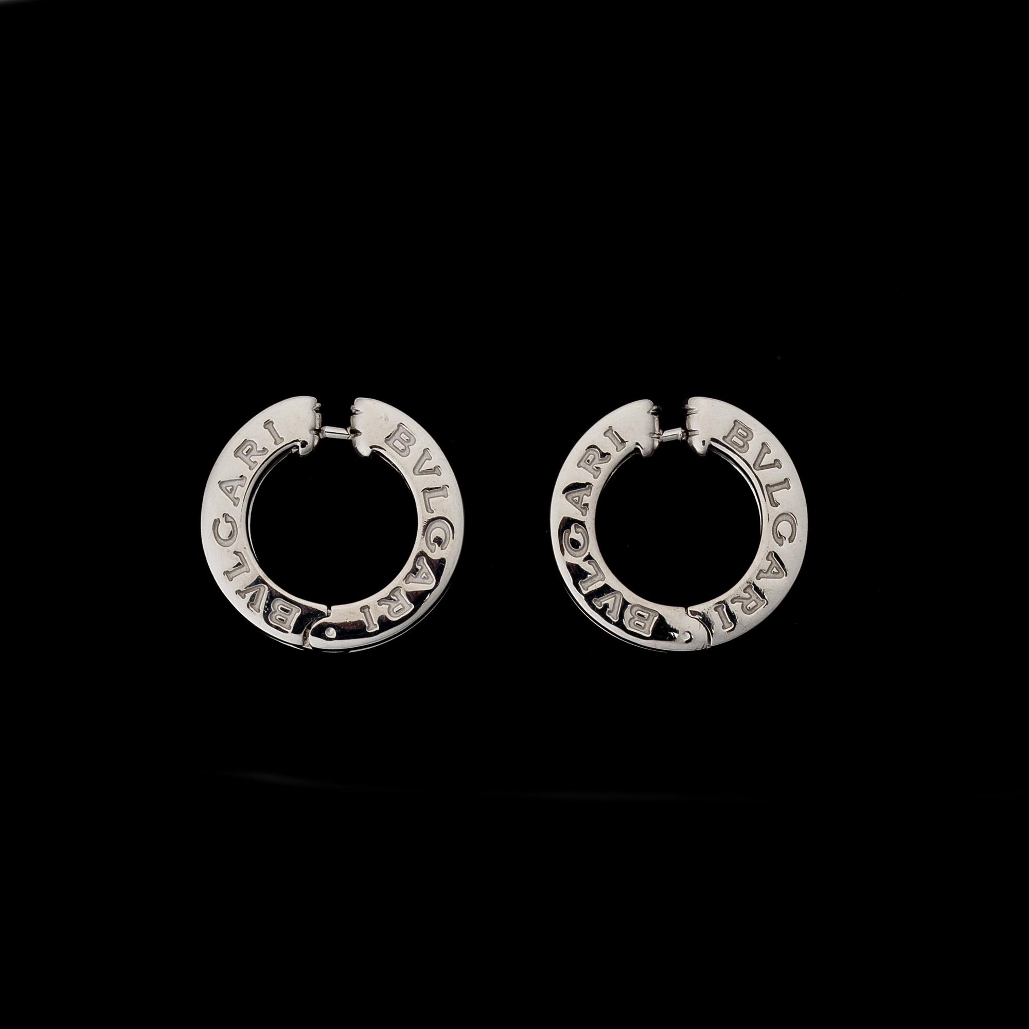 KORVAKORUT, briljanttihiotut timantit, 18K valkokultaa. Bulgari "B.zero".