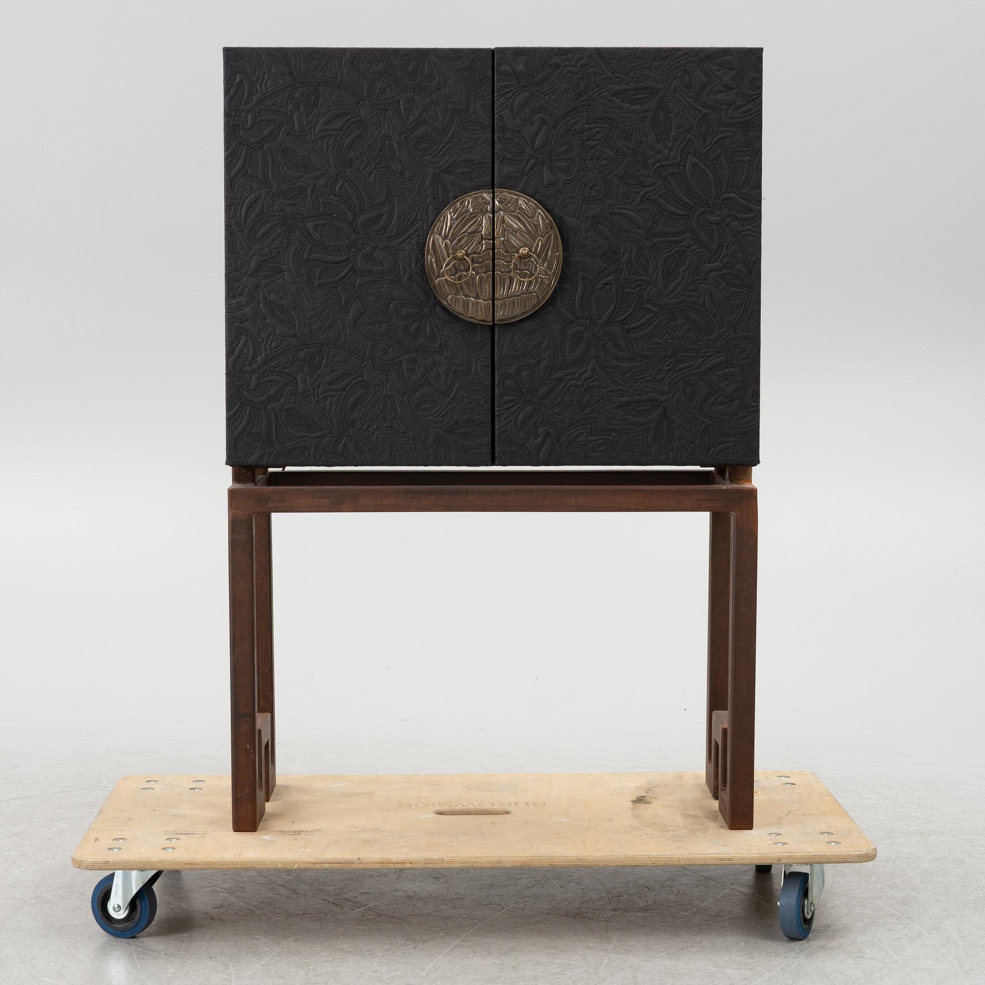 Cabinet, DIS, 2000s.