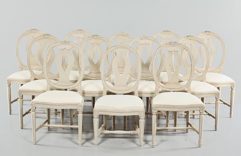 STOLAR, 12 st, snarlika, gustaviansk stil, 1900-tal.