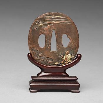 738. TSUBA, brons. Japan, troligen attribuerad till Yano Tsunenano, Edo (1603-1868).