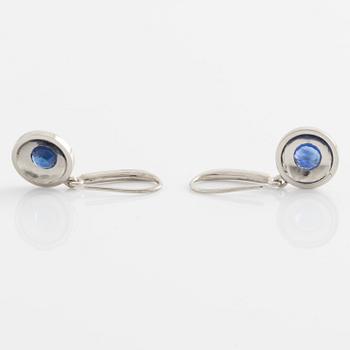 Earrings with sapphires and brilliant-cut diamonds.