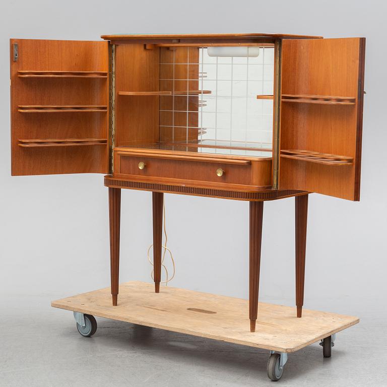 BARSKÅP, Förenade Möbelfabrikerna, Linköping. 1900-talets mitt.