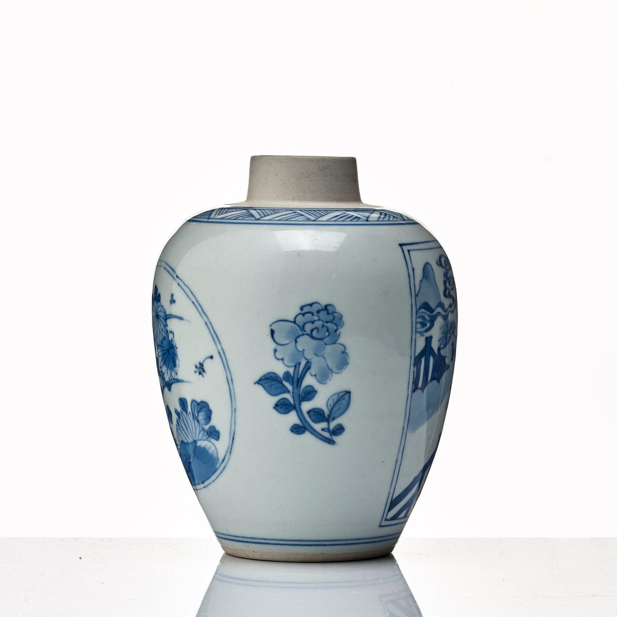 Kruka, porslin. Qingdynastin, Kangxi (1662-1722).