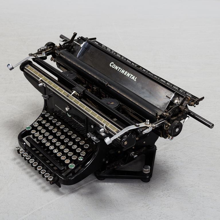 CONTINENTAL, skrivmaskin med bred vals, Wanderer-Werke Siegmar-Schönau, 1900-talets första hälft.