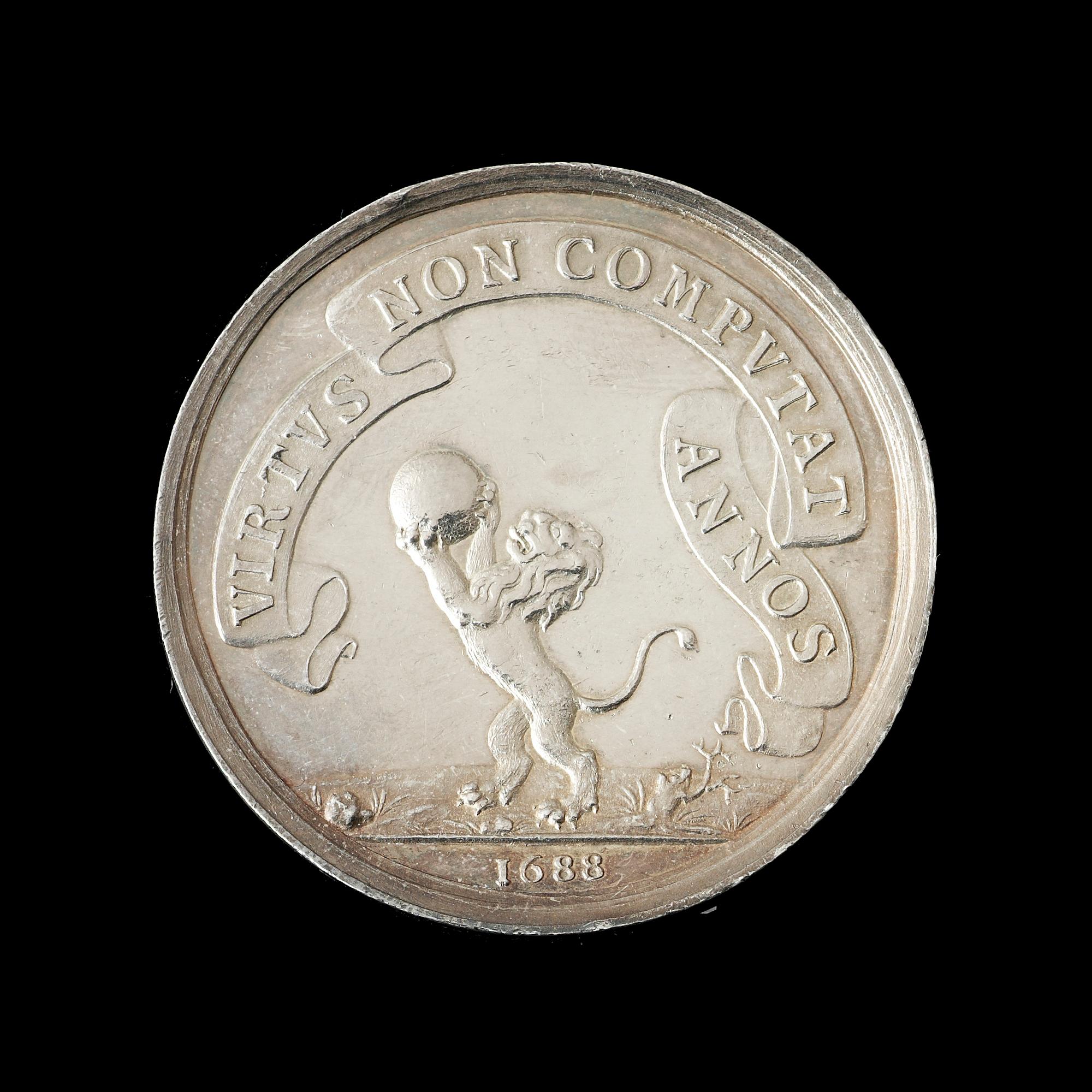 MEDALJ. Karls (XII) barndom och uppfostran. Av A. Karlsteen 1688. Silver 4,2 cm 41,3 g.