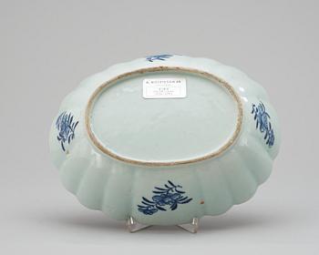 A blue and white bowl, Qing dynasty, Qianlong ( 1736-95).