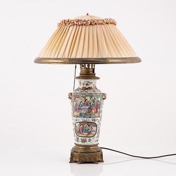 A Chinese Canton vase mounted as a lamp, late Qing dynasty.