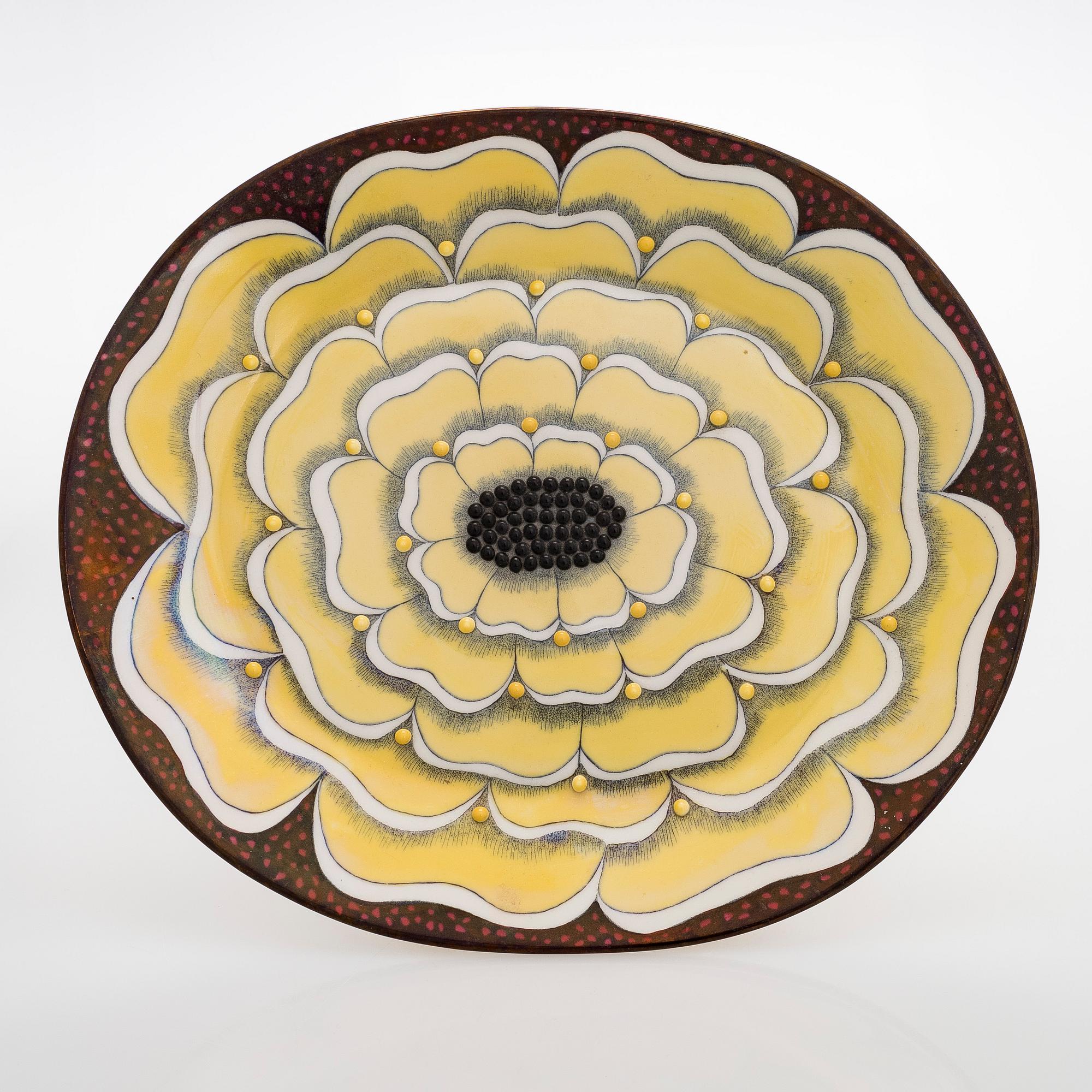 Birger Kaipiainen, a footed 'Florence´ ceramic dish, marked Birger Kaipiainen, Arabia Finland.