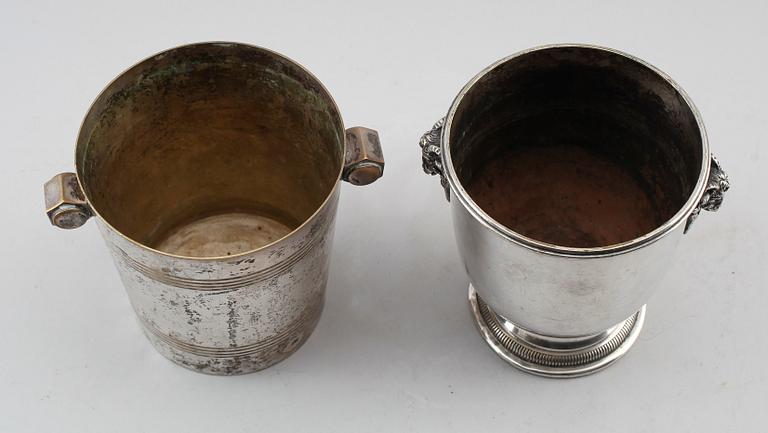 ISHINKAR, 2 st, försilvrad mässing, 1900-talets första hälft.