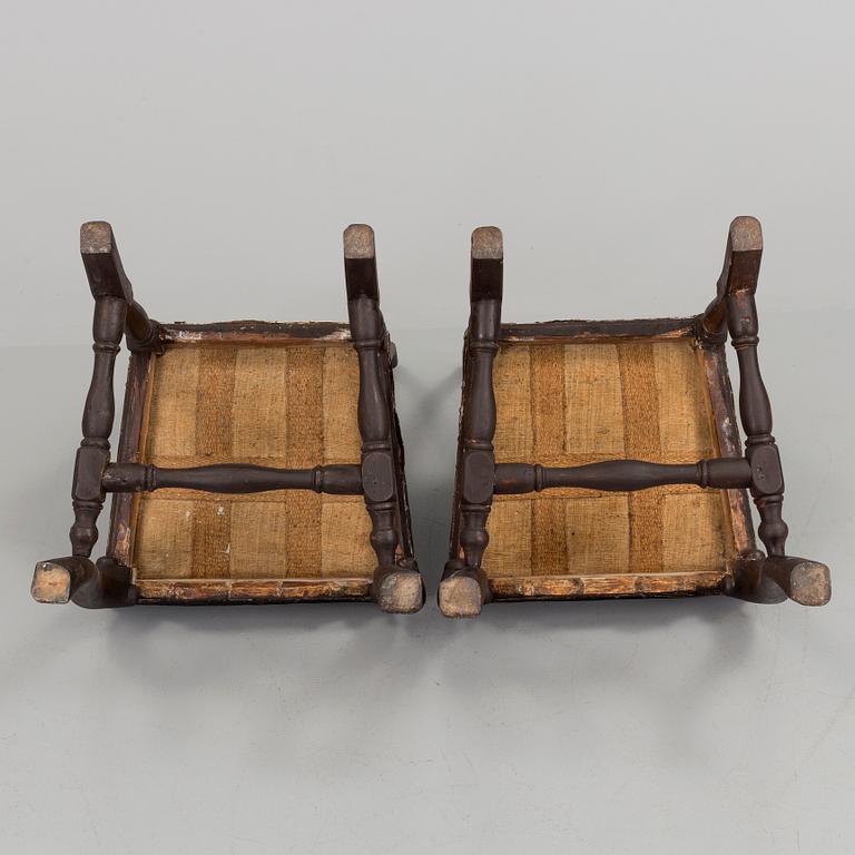 STOLAR, ett par snarlika, senbarock, 1700-tal.