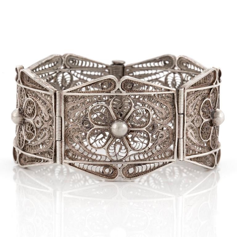 ARMBAND med filigranarbete, silver.