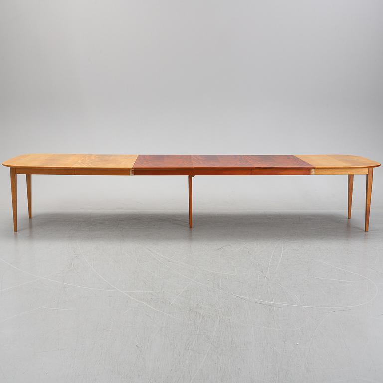 Josef Frank, a model '947' mahogany veneered dinner table for Firma Svenskt Tenn.