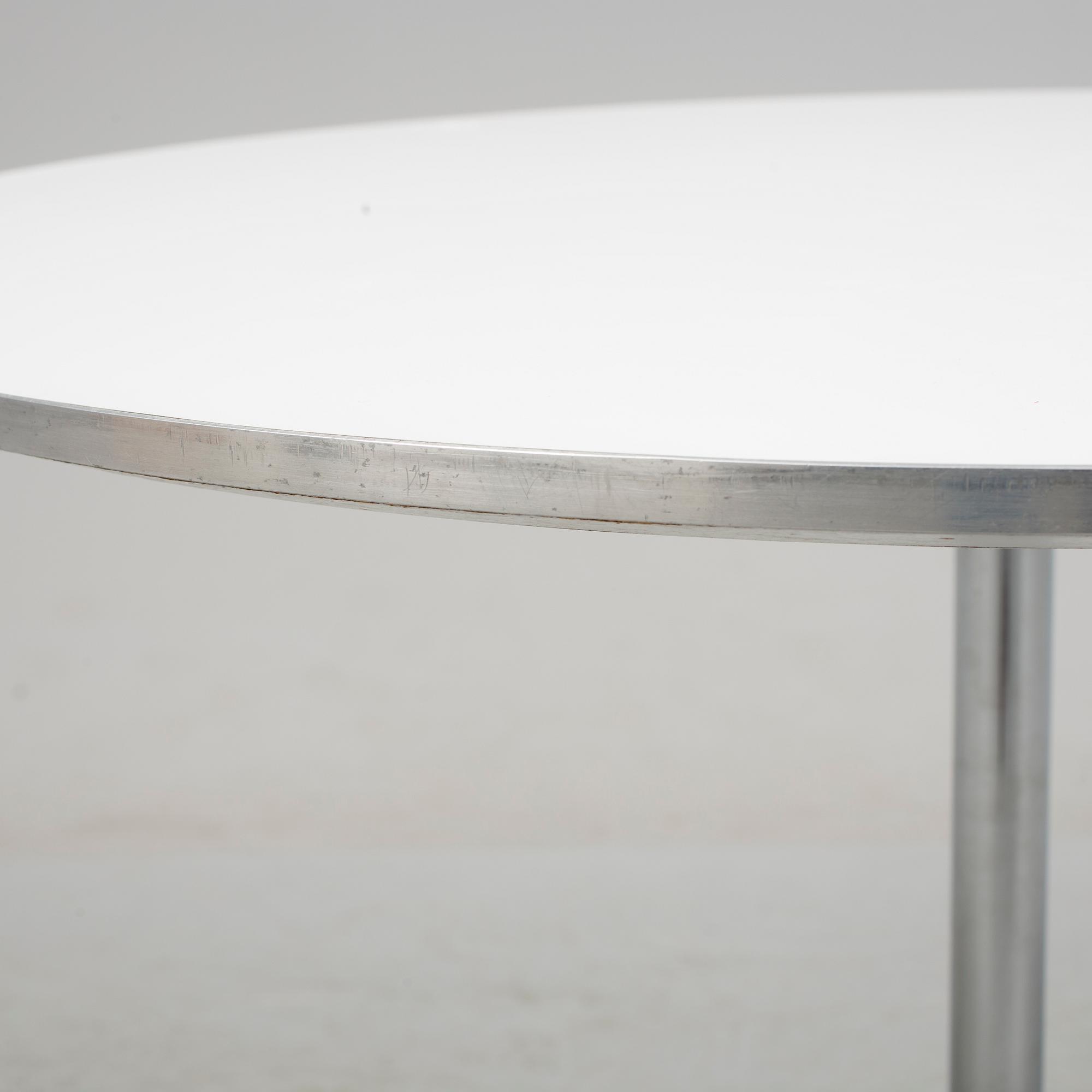 BRUNO MATHSSON & PIET HEIN, matbord för Fritz Hansen, Danmark, 2000-tal.