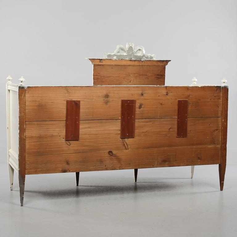 SOFFA, sengustaviansk, omkring år 1800.