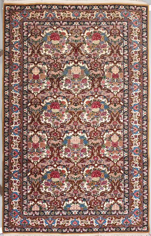 MATTA, persisk, silkevarp, ca 208 x 133 cm.